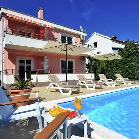 Modern In With Private Swimming Pool Задар