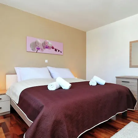 Вилла Modern In With Private Swimming Pool
