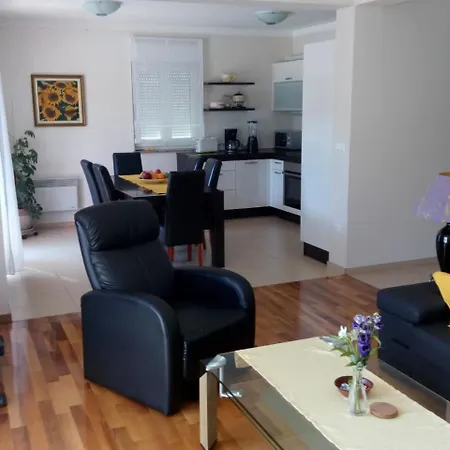Modern In With Private Swimming Pool * Задар